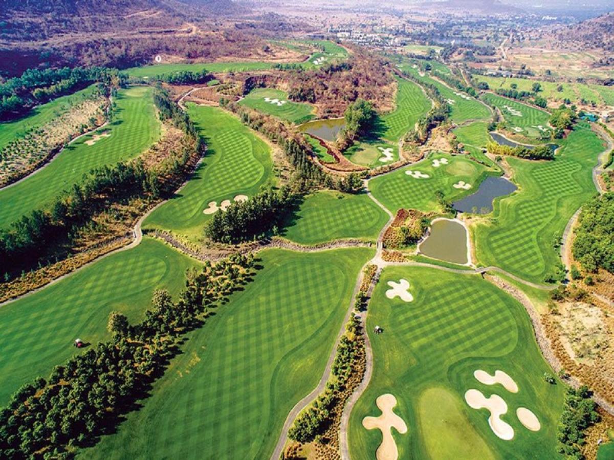 Oxford Golf Resort Pirangut Экстерьер фото