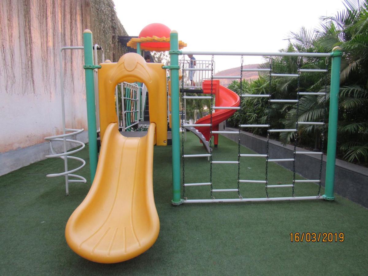 Oxford Golf Resort Pirangut Экстерьер фото