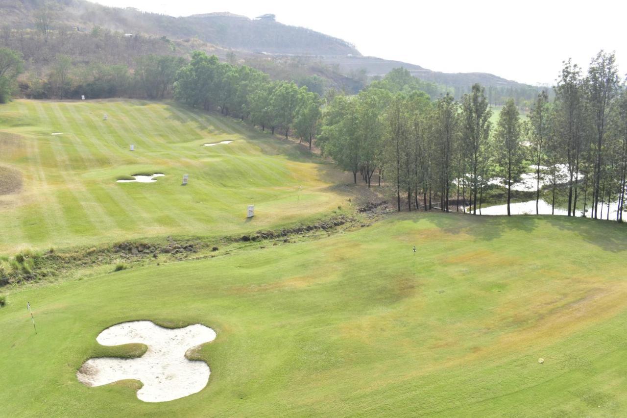 Oxford Golf Resort Pirangut Экстерьер фото